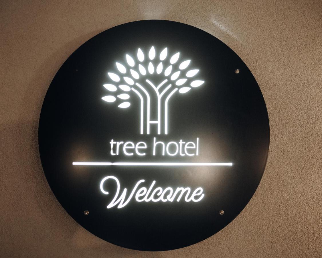 Tree Hotel Korce Esterno foto