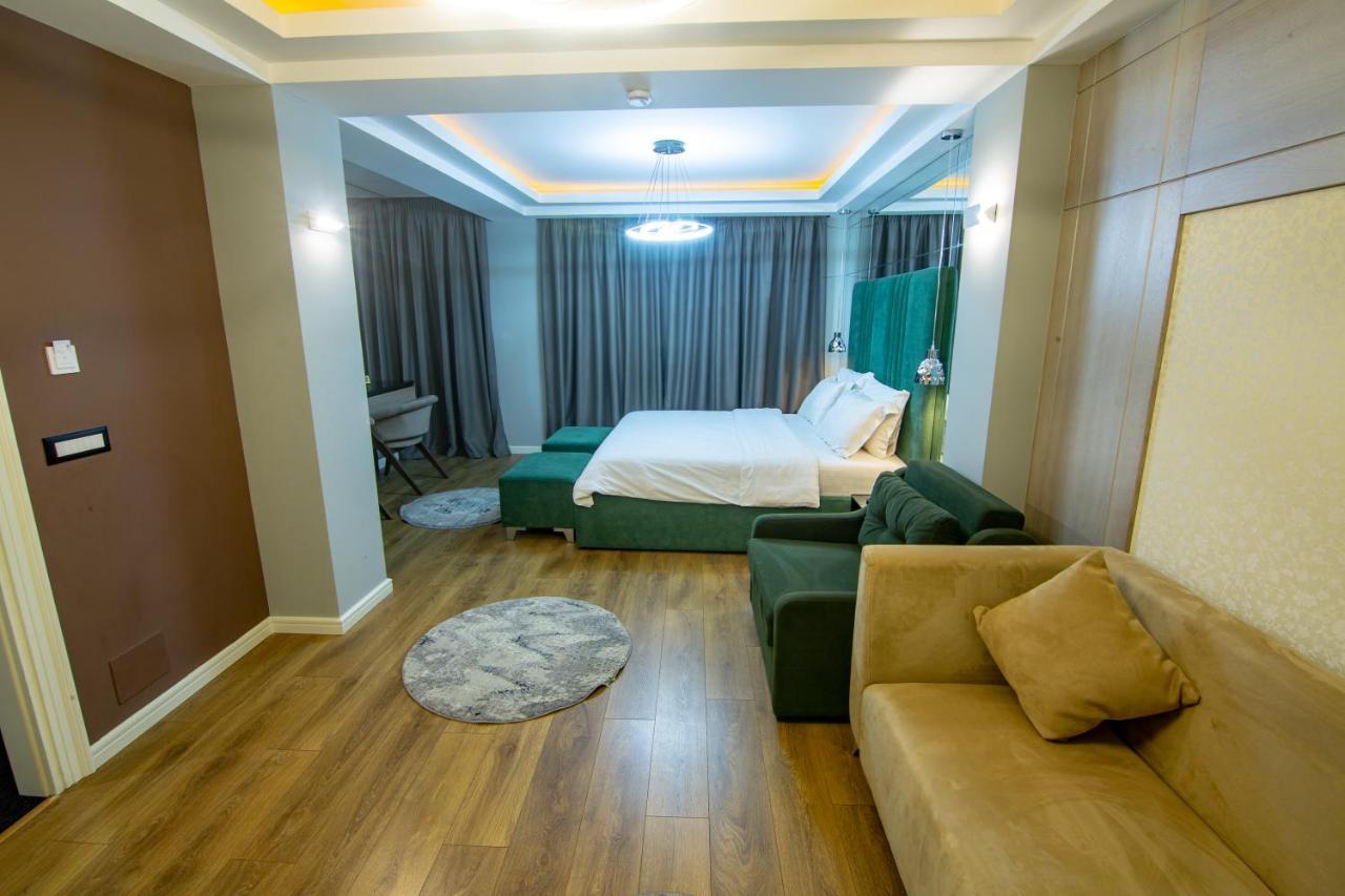 Tree Hotel Korce Esterno foto